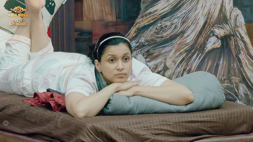 mannara-chopra-in-biggboss-17